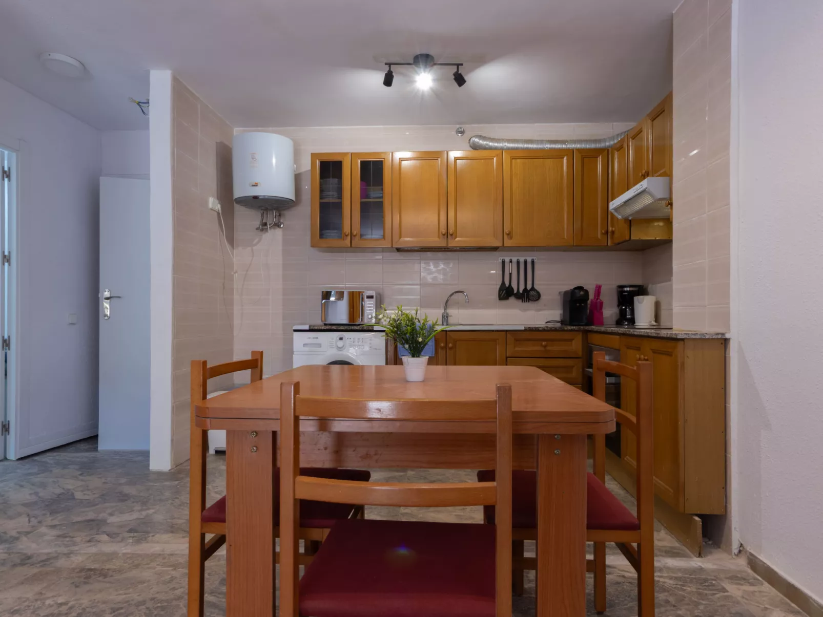 Cala Dorada - Inside