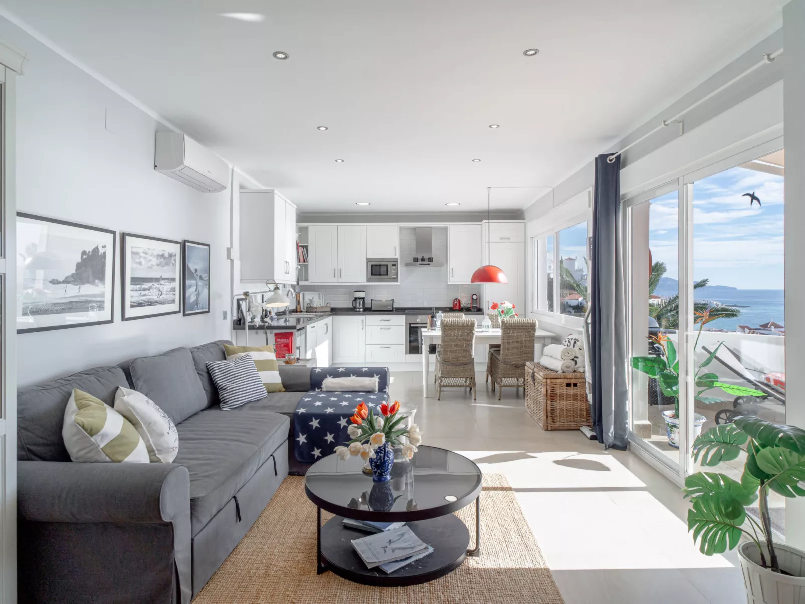 Vistas del Mar by Casasol - Inside