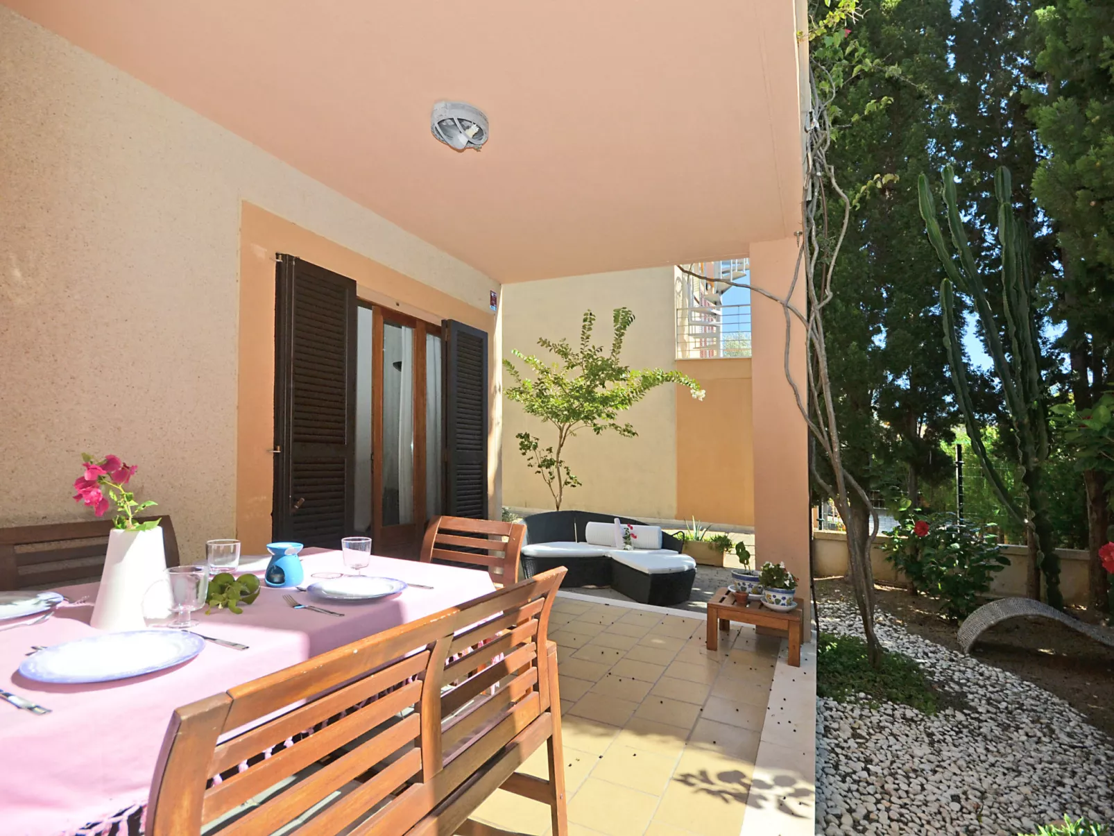 Amparo Luca - Drinnen