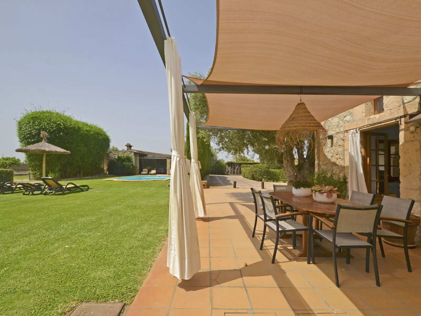 Bennassar - Draußen