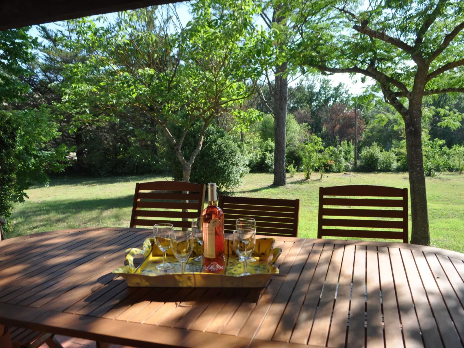 CLOS DES CHENES - Outside