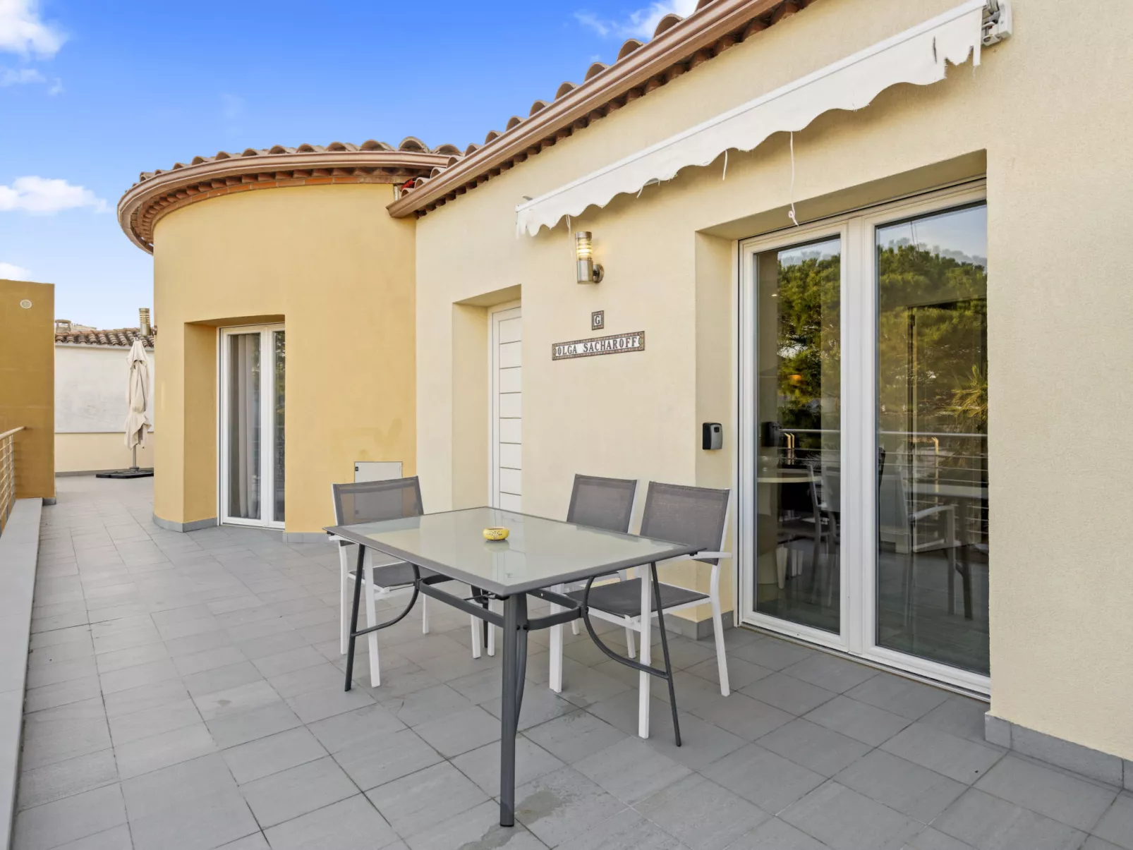 La Vida Sin Limites G EMP - Outside