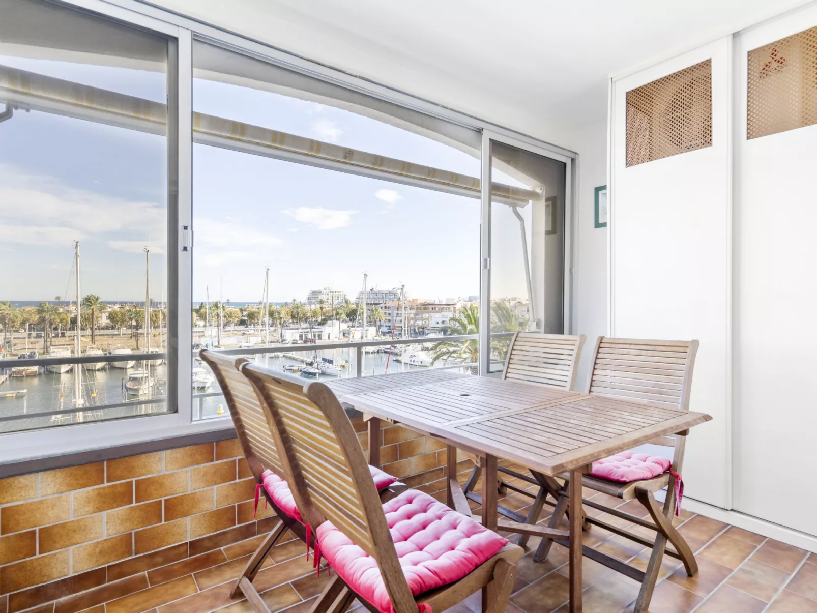 WELCS APARTAMENTO 227 EMP  con vistas al canal - Inside