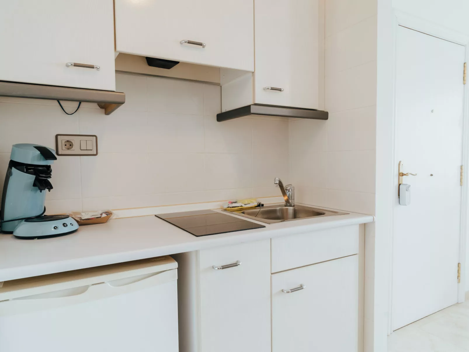 WELCS ESTUDIO 195 EMP con vistas al canal - Drinnen