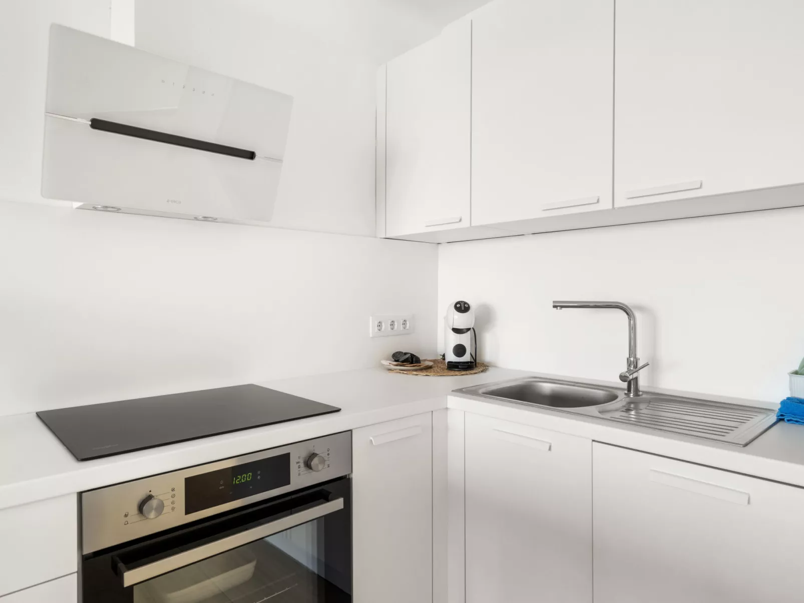 WELCS APARTAMENTO 101 EMP con vistas al Mar - Drinnen