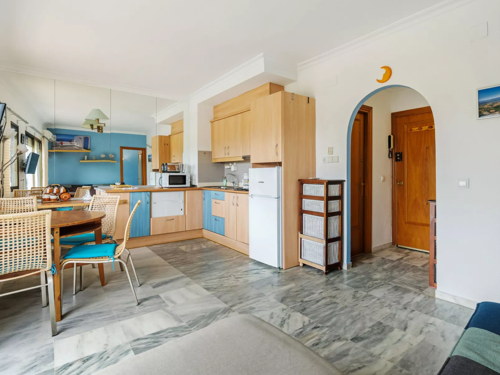 WELCS APARTAMENTO 080 EMP cerca de la playa - Dedans