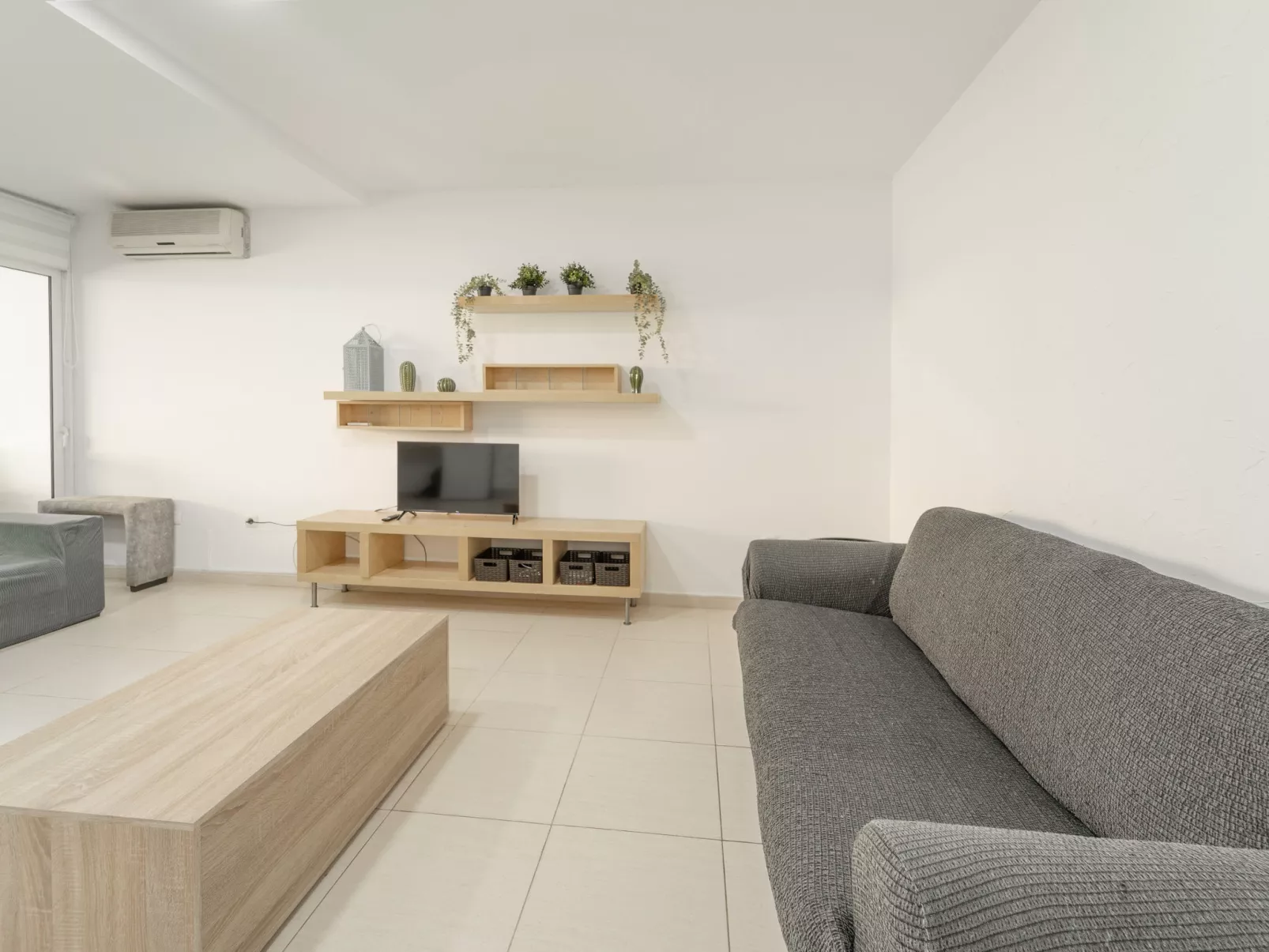 WELCS APARTAMENTO 133 EMP con piscina comunitaria - Inside