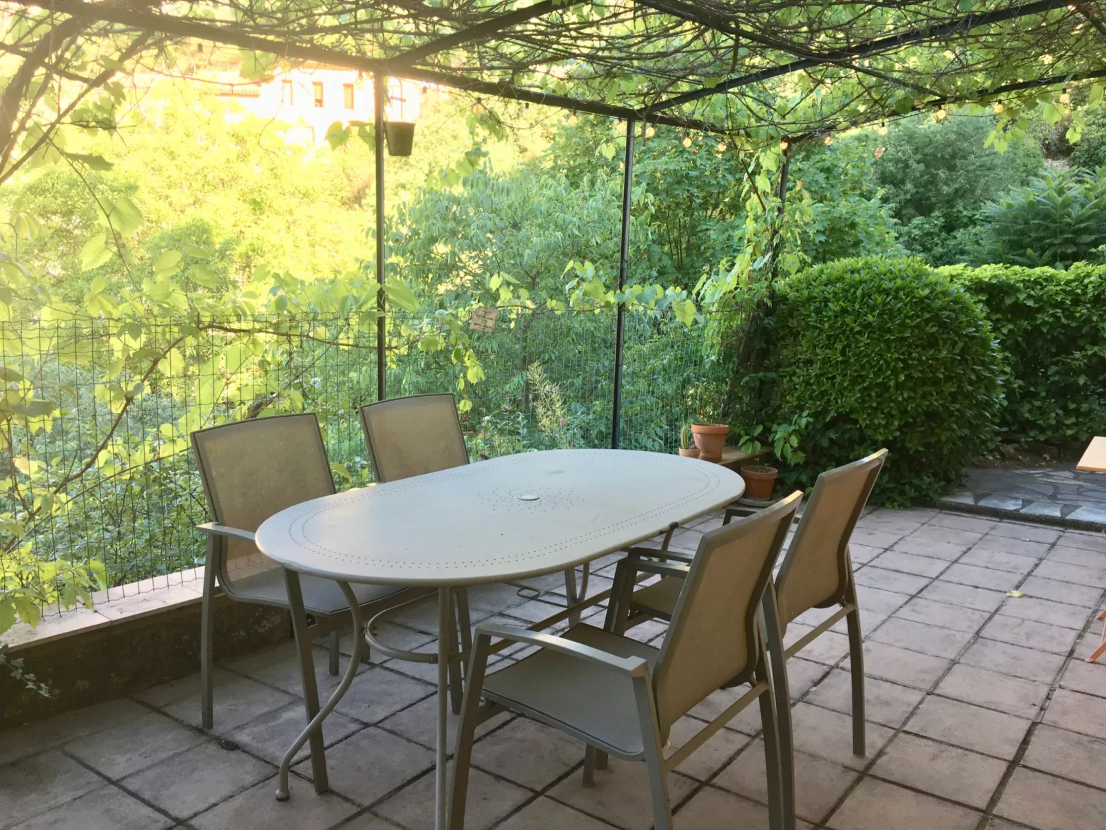 MAISON PERCHEE - Draußen