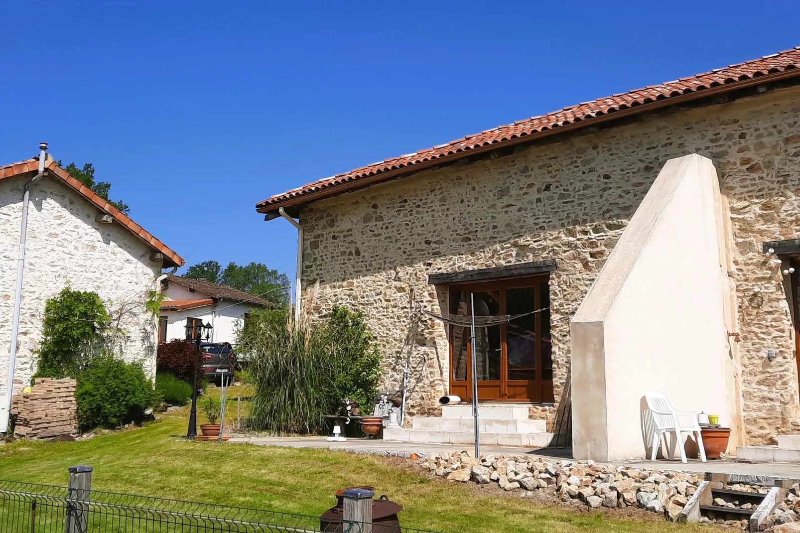 16 Chez Rambaud-Exterior summer