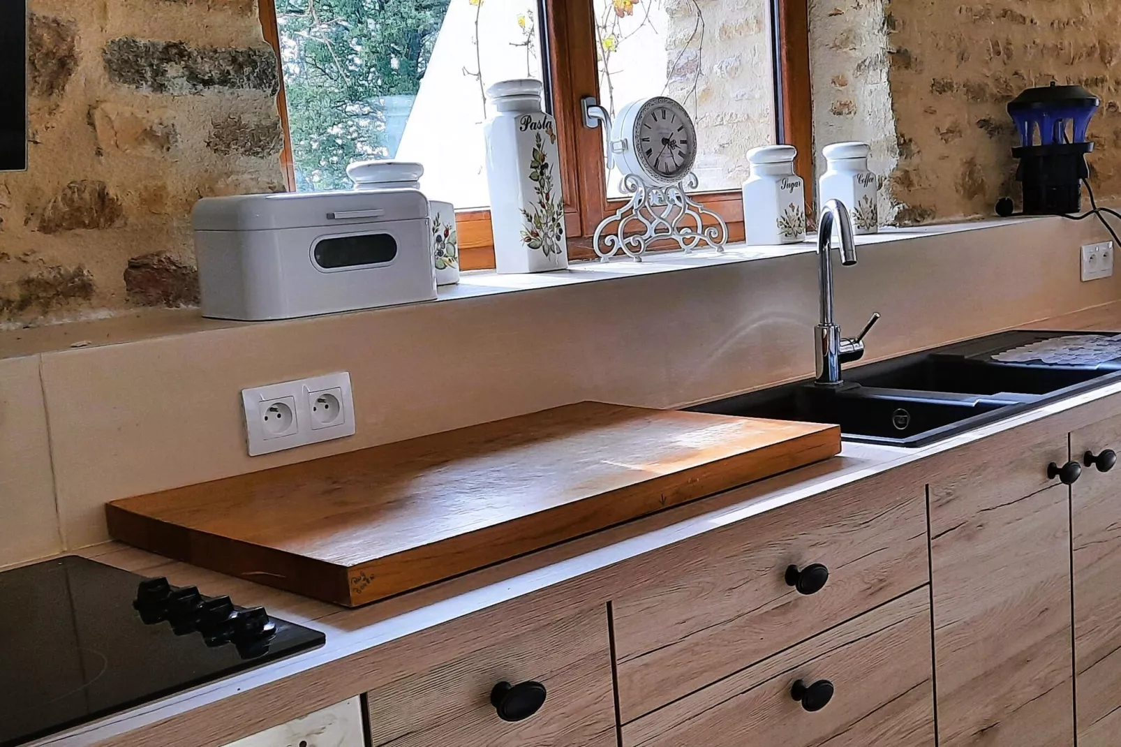 16 Chez Rambaud-Kitchen