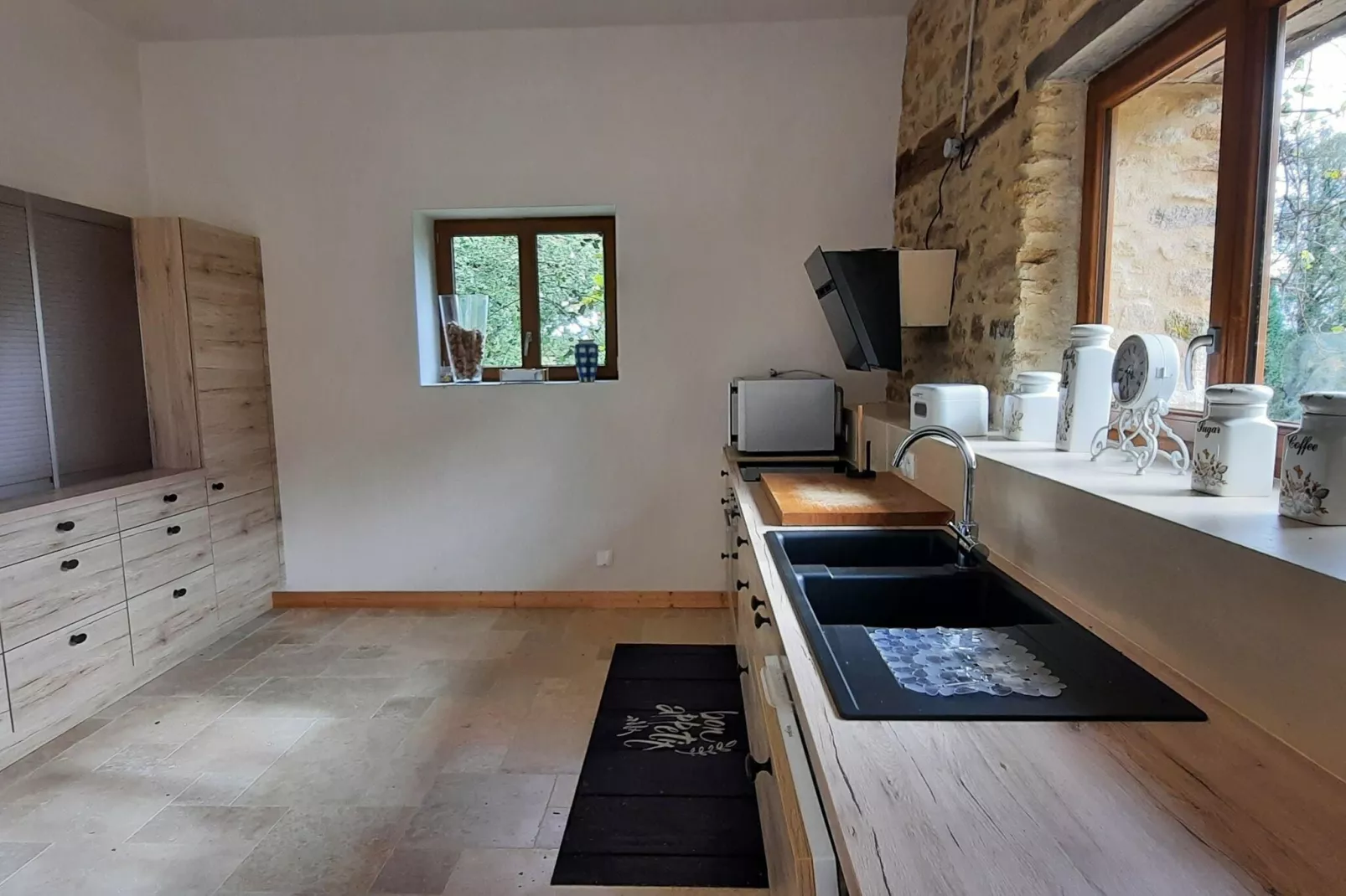 16 Chez Rambaud-Kitchen