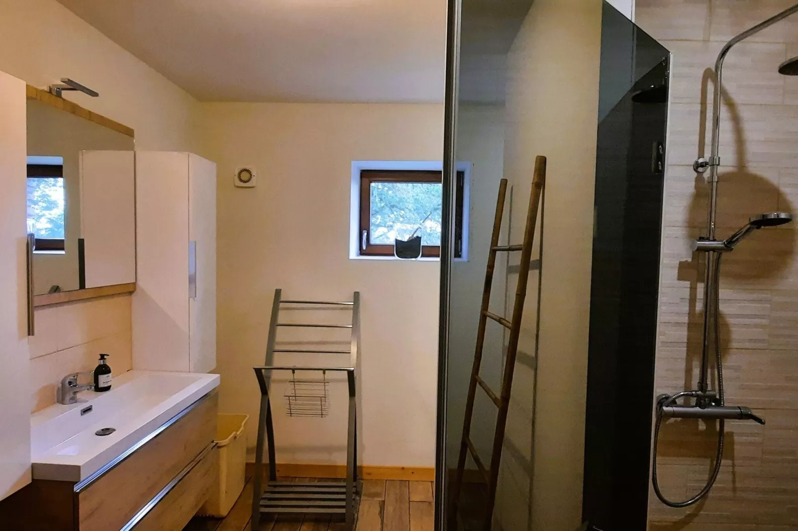 16 Chez Rambaud-Bathroom