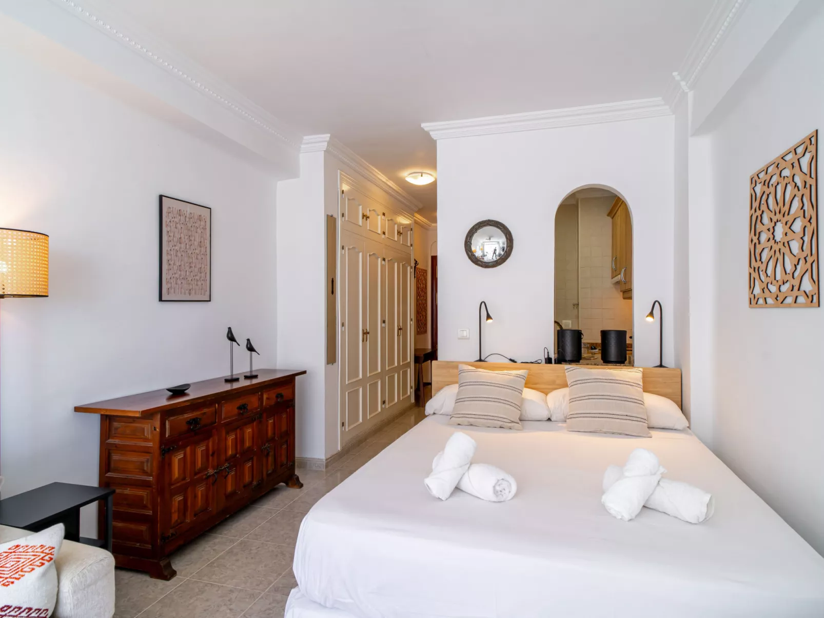 Urban Alhambra Studio by Casasol - Drinnen