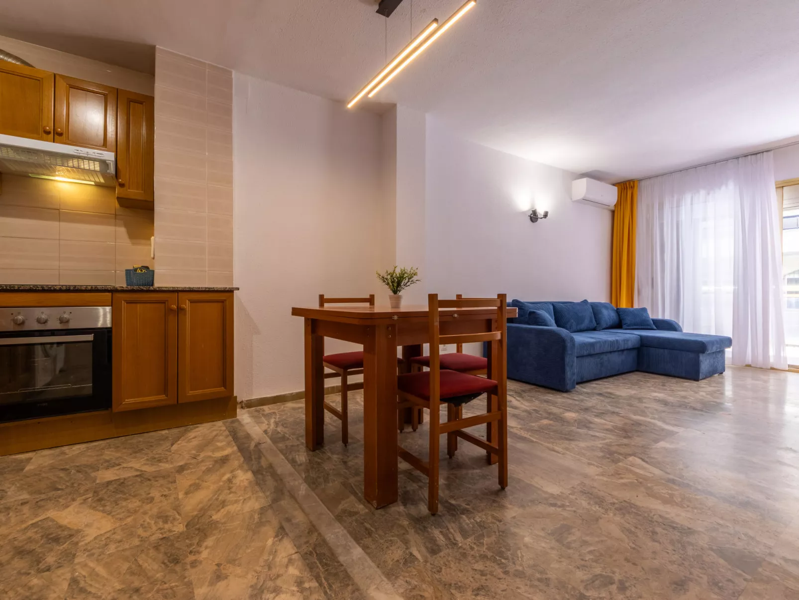 Cala Dorada - Inside