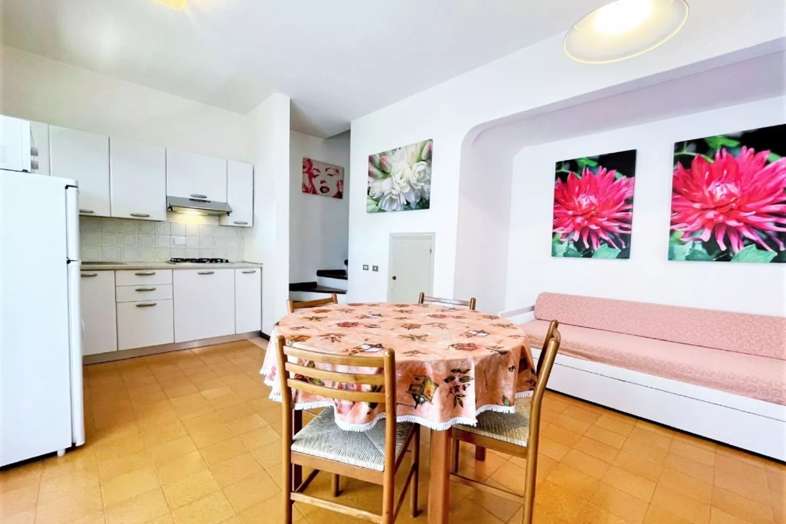 LN 22/89-Kitchen