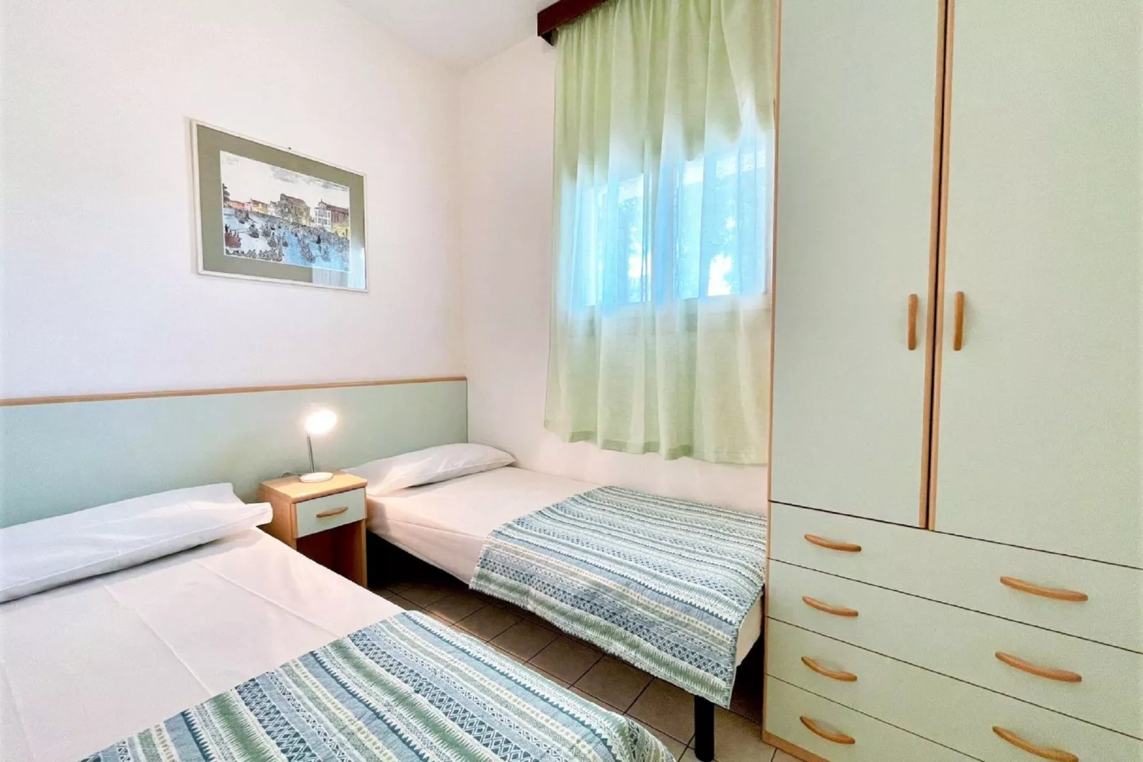 LN 22/89-Bedroom