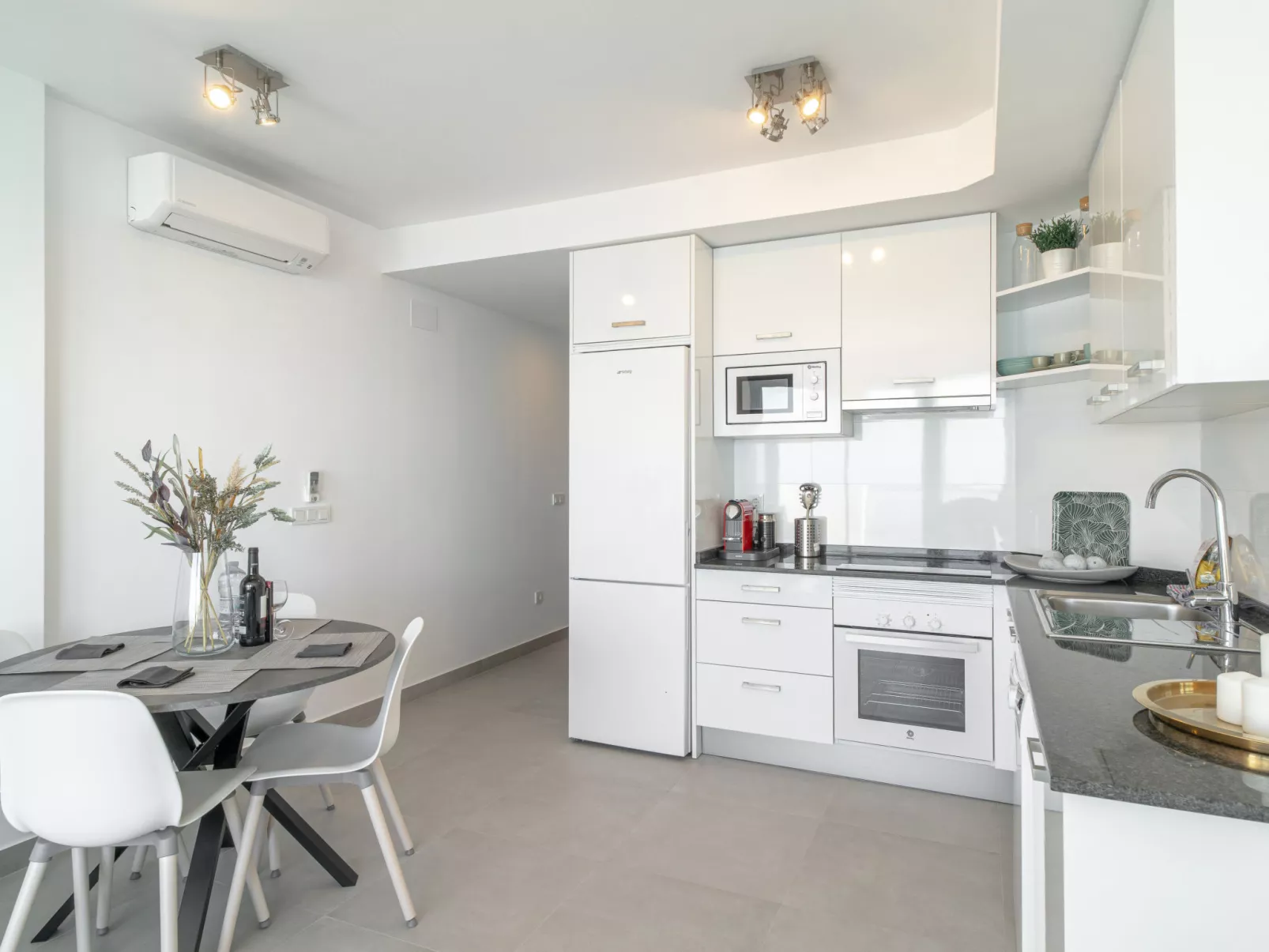 Terrazas de Ladera V4 Luxury by Casasol - Inside