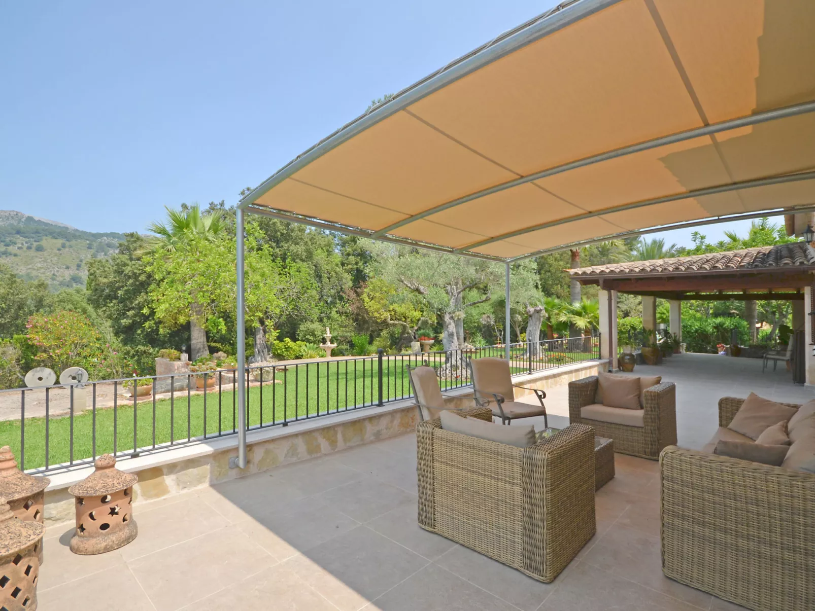 Ca na rossa - Dedans