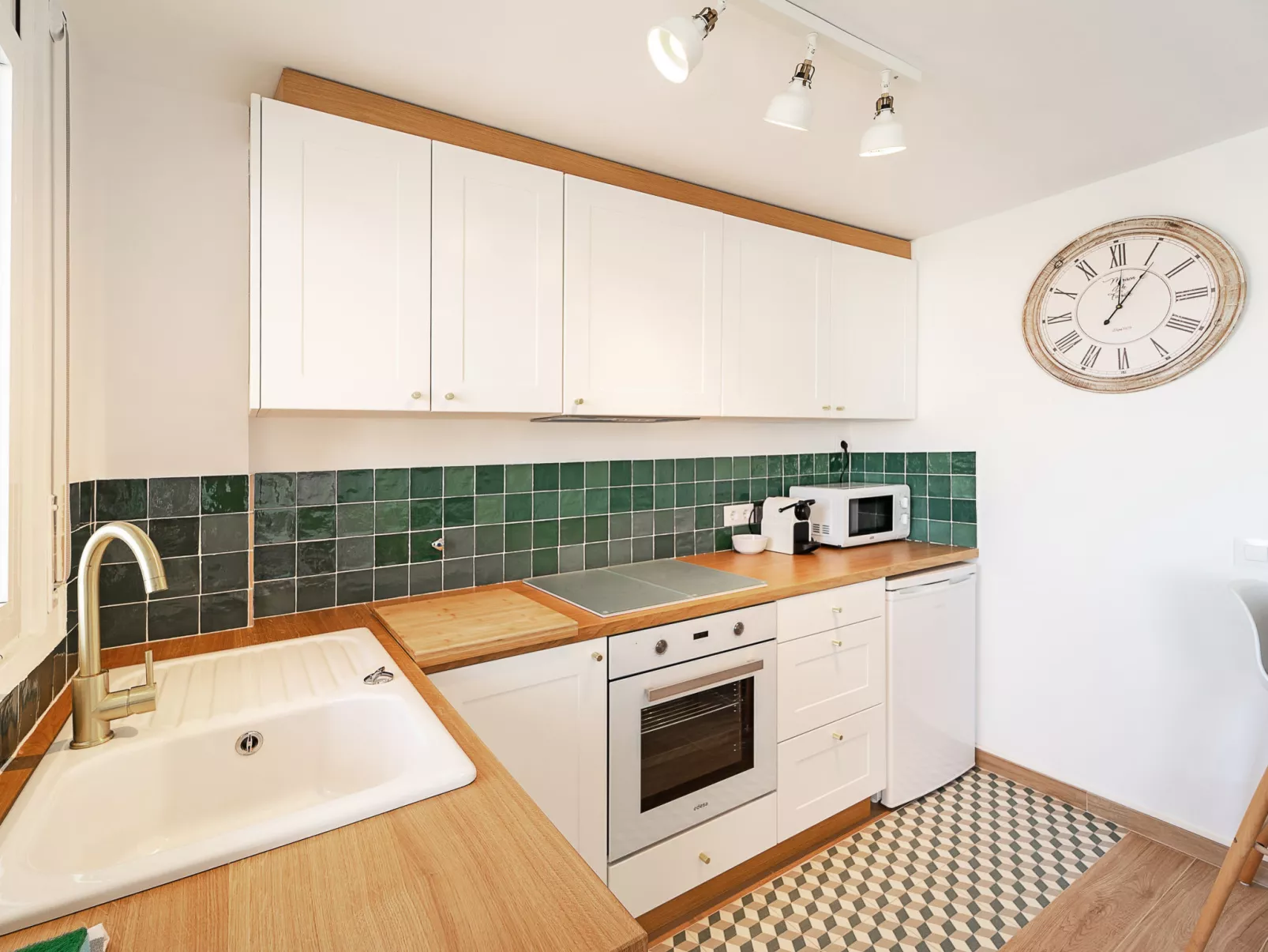 WELCS APARTAMENTO 143 EMP con vistas al canal - Inside