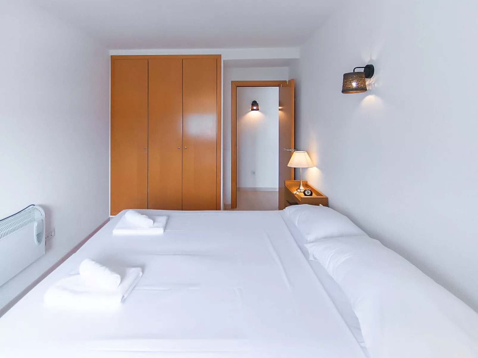 WELCS APARTAMENTO 254 EMP con vista al canal - Inside