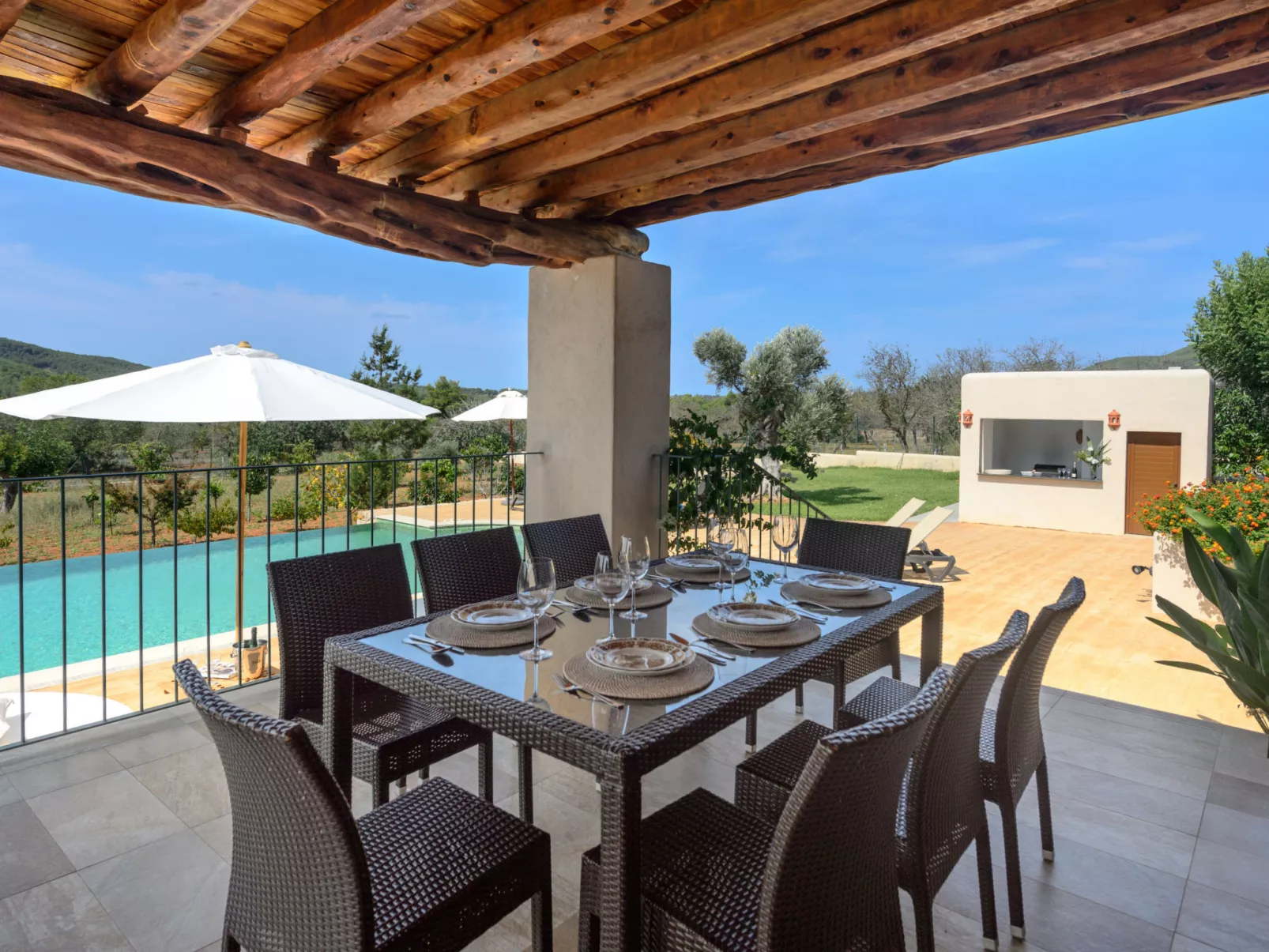 VILLA LUNA - Draußen