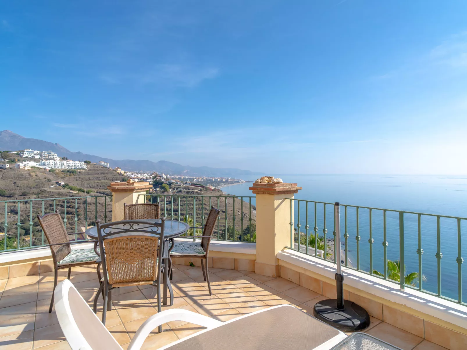 Tamango Hill Alcazaba B by Casasol - Outside