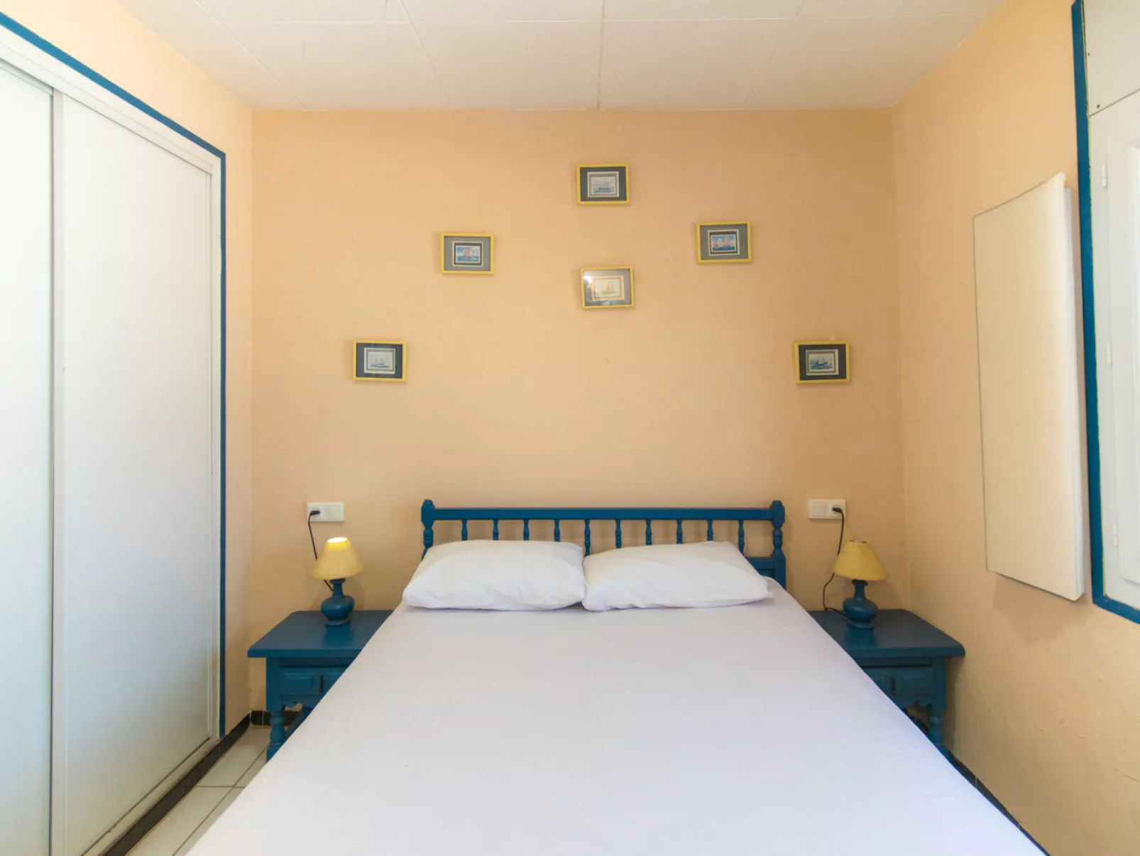 WELCS CASA  240 EMP con piscina y vista al canal - Drinnen