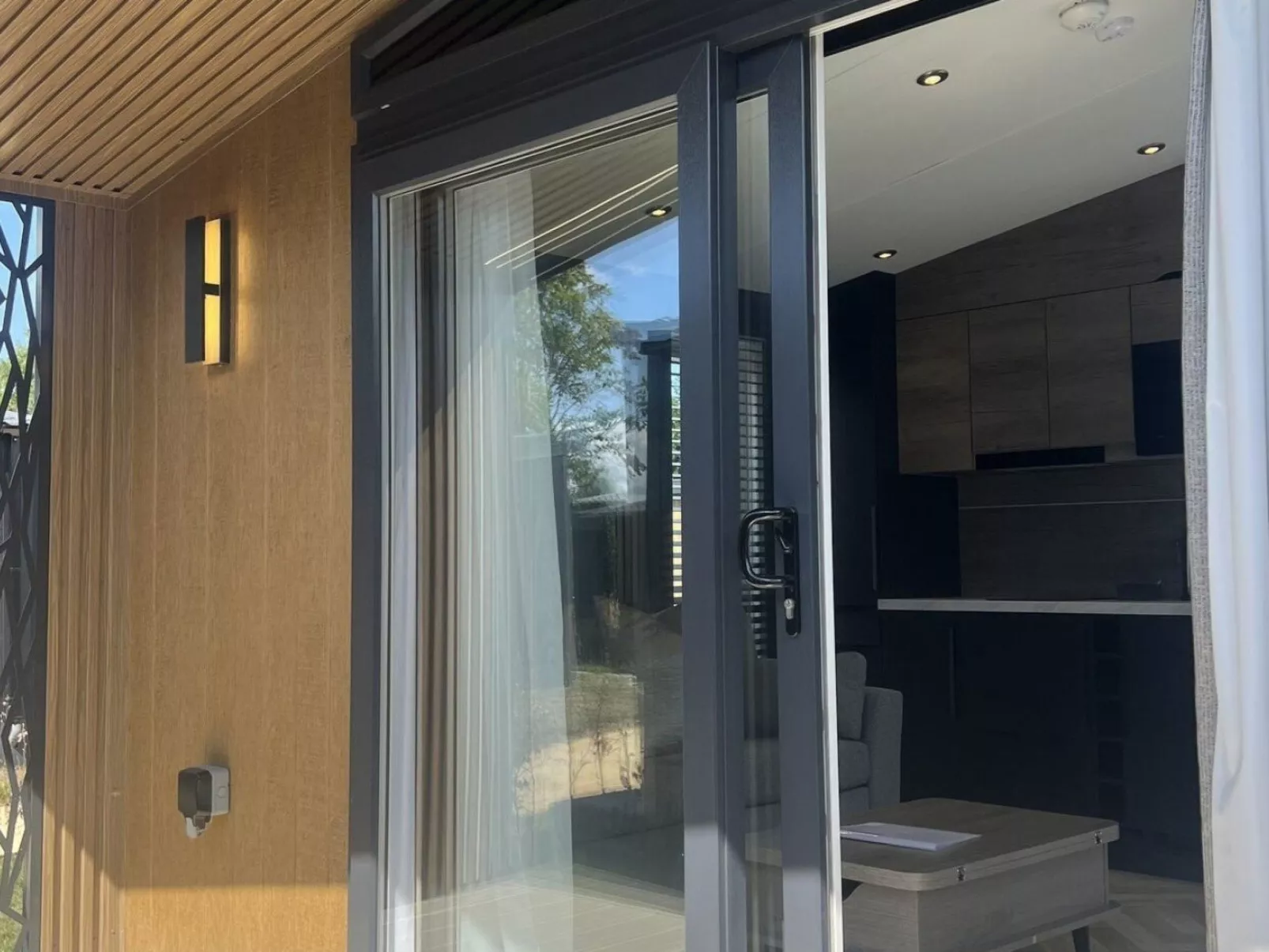 Vakantiepark de Zeeuwse Parel – Hotel Chalet - Draußen