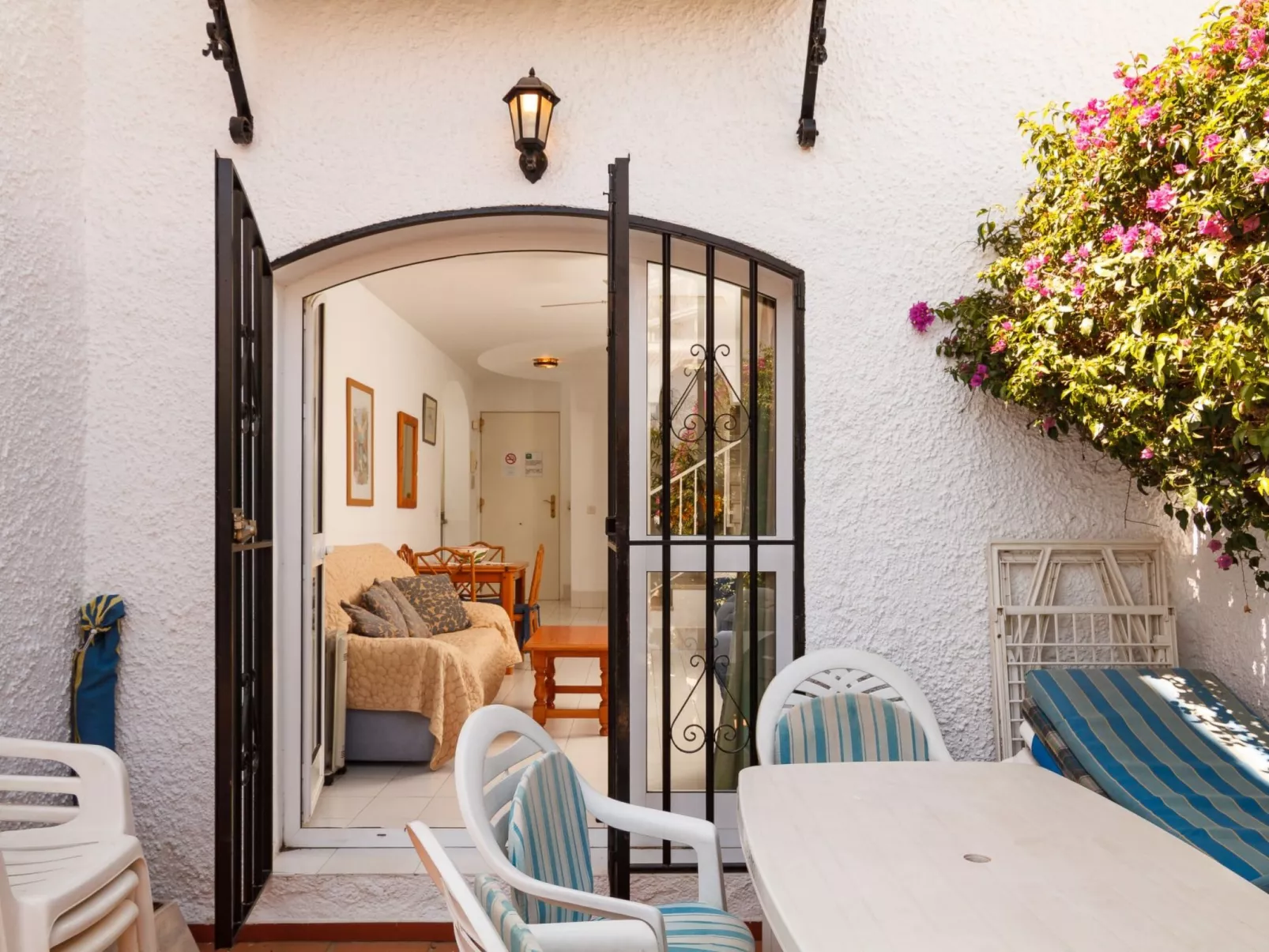 Los Pinos 23 Villas by Casasol - Inside