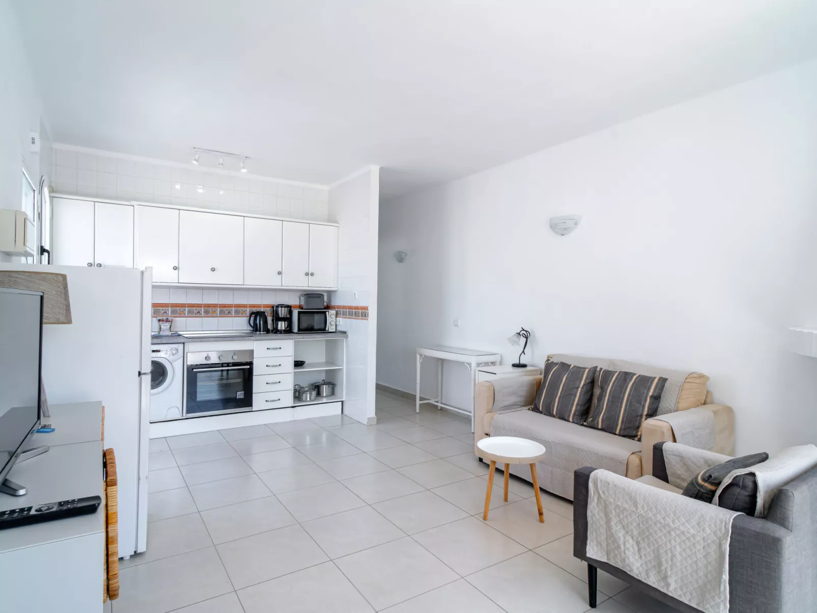 Hibiscos Seaview Terrace by Casasol - Inside