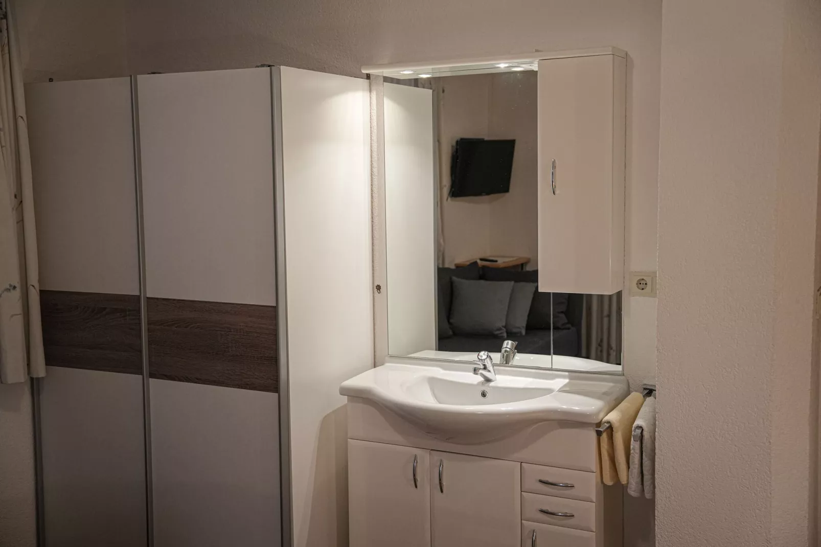Haus Schwemberger-Bathroom