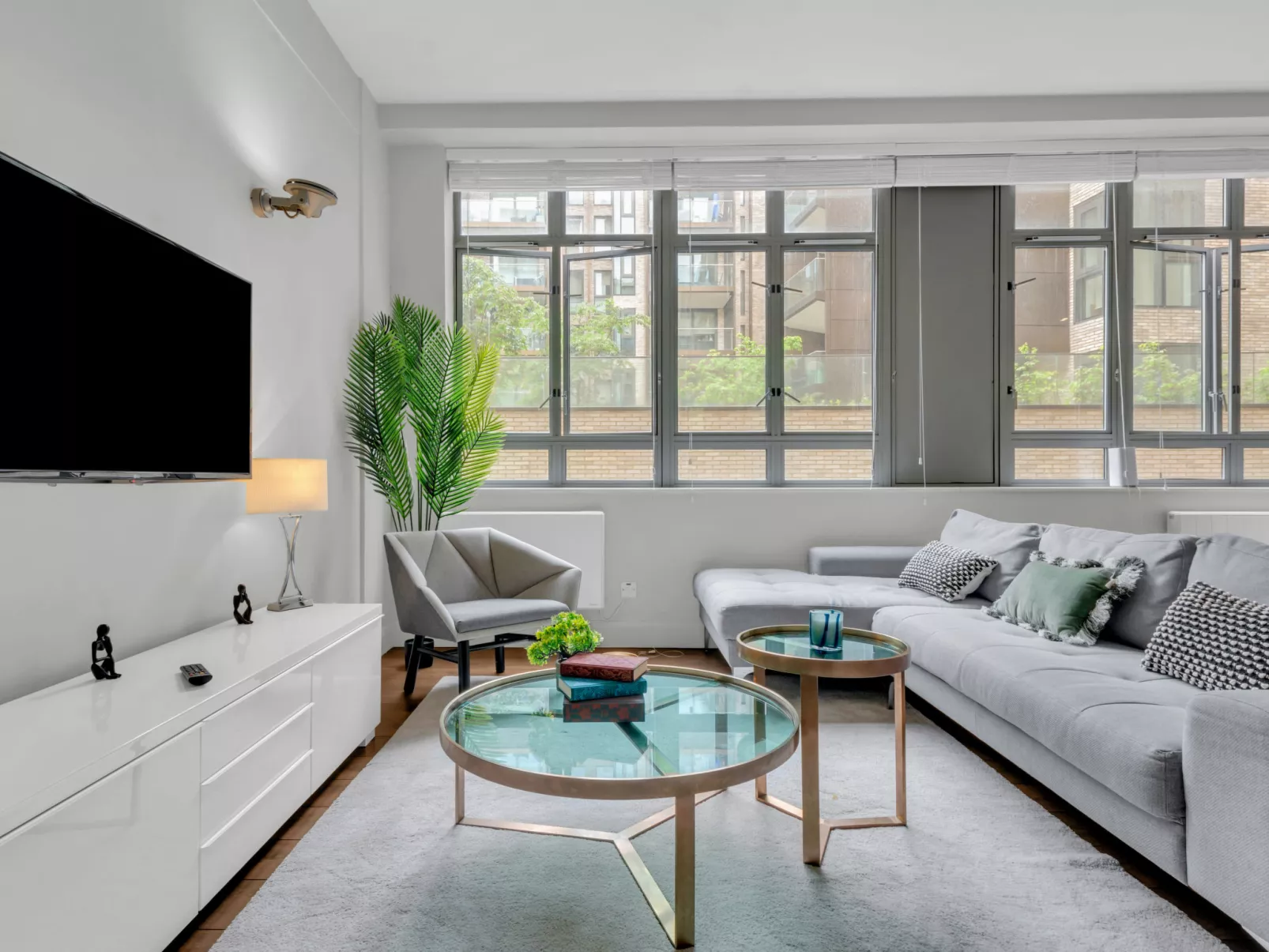 Lawerence apartment - Inside