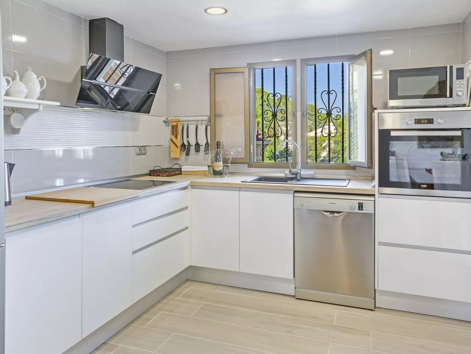 VILLA MARIA PORTALS NOUS by Priority - Drinnen