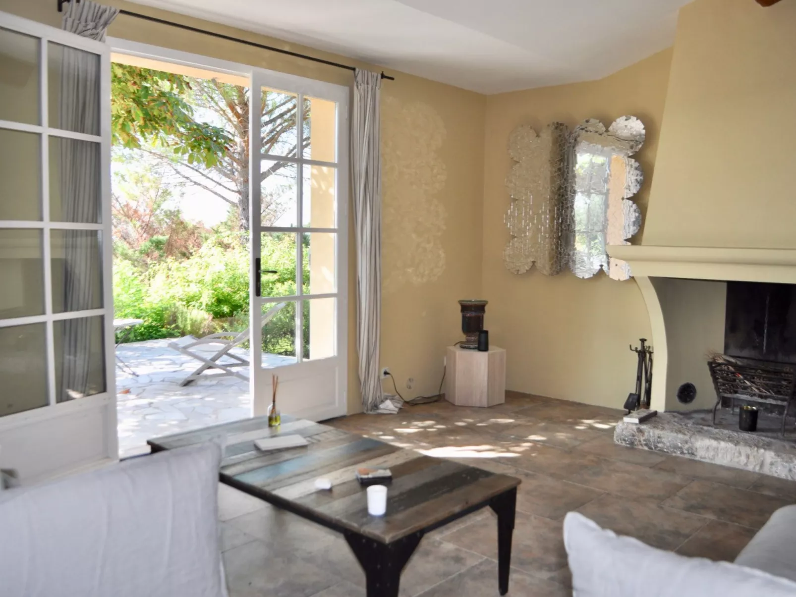 ARTS & FLORES - Dedans