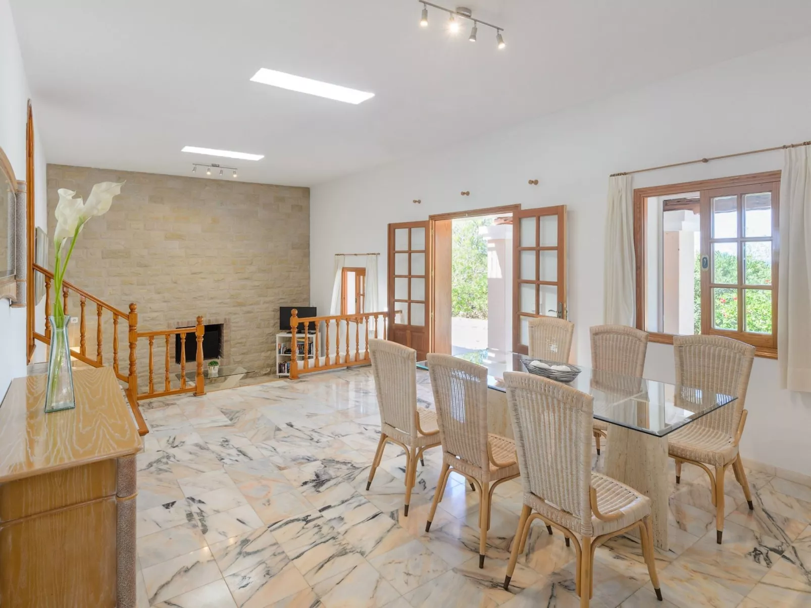 VILLA SA DESCUBERTA - Drinnen