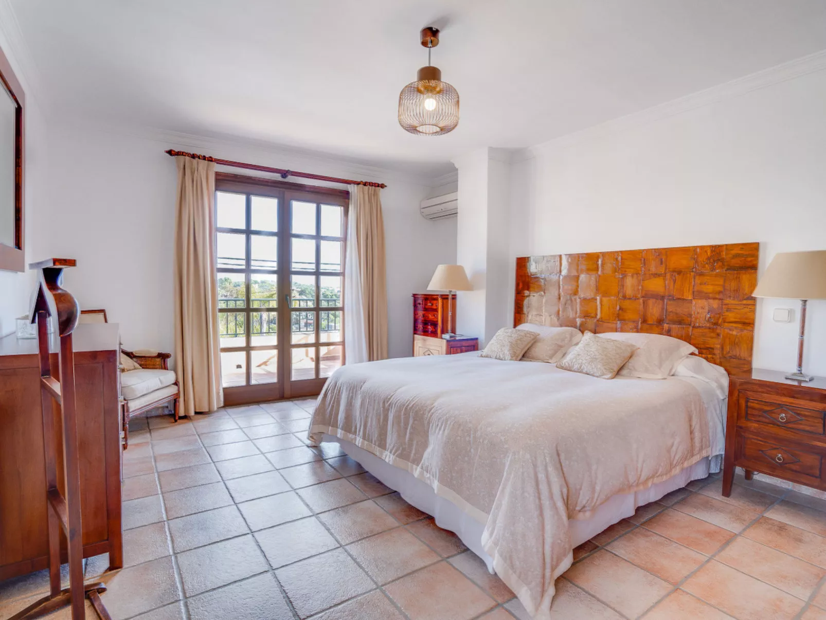 VILLA PORTALS NOUS by Priority Villas - Drinnen