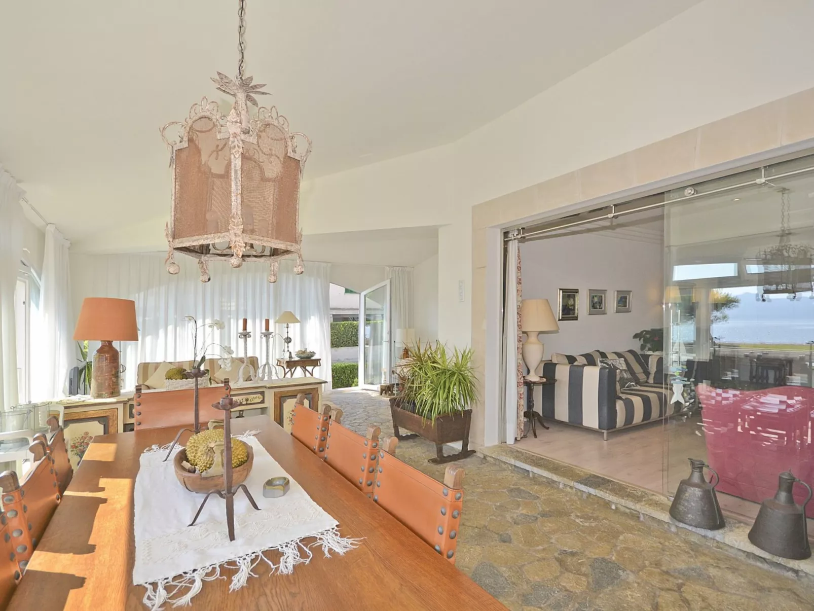 Llenaire - Xata - Inside