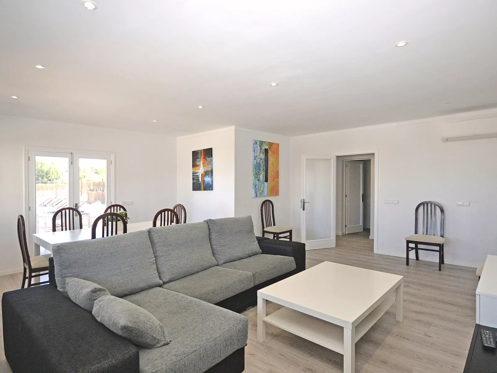 Pinocha (Villa Anglessos) - Drinnen