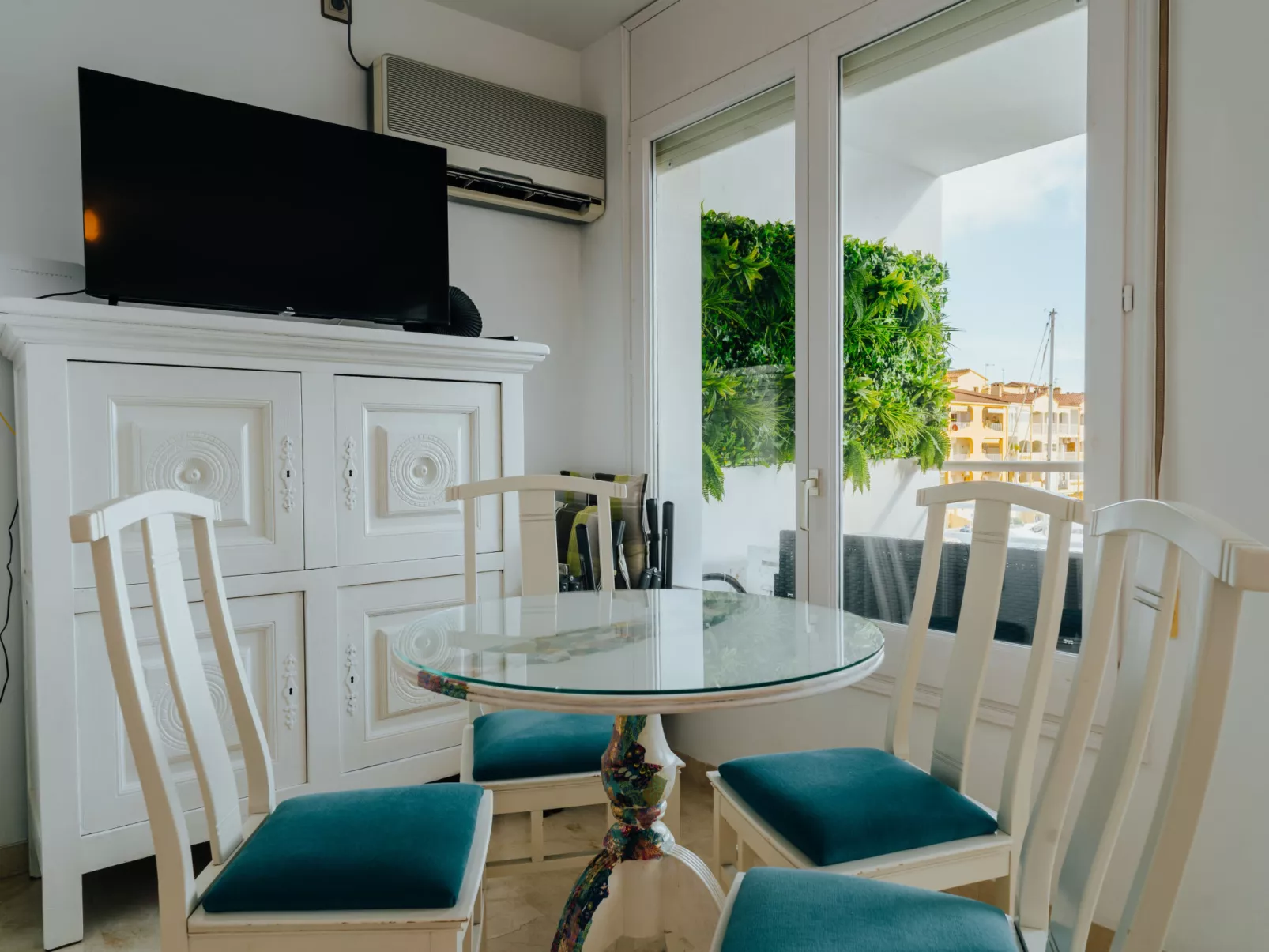 WELCS ESTUDIO 195 EMP con vistas al canal - Drinnen