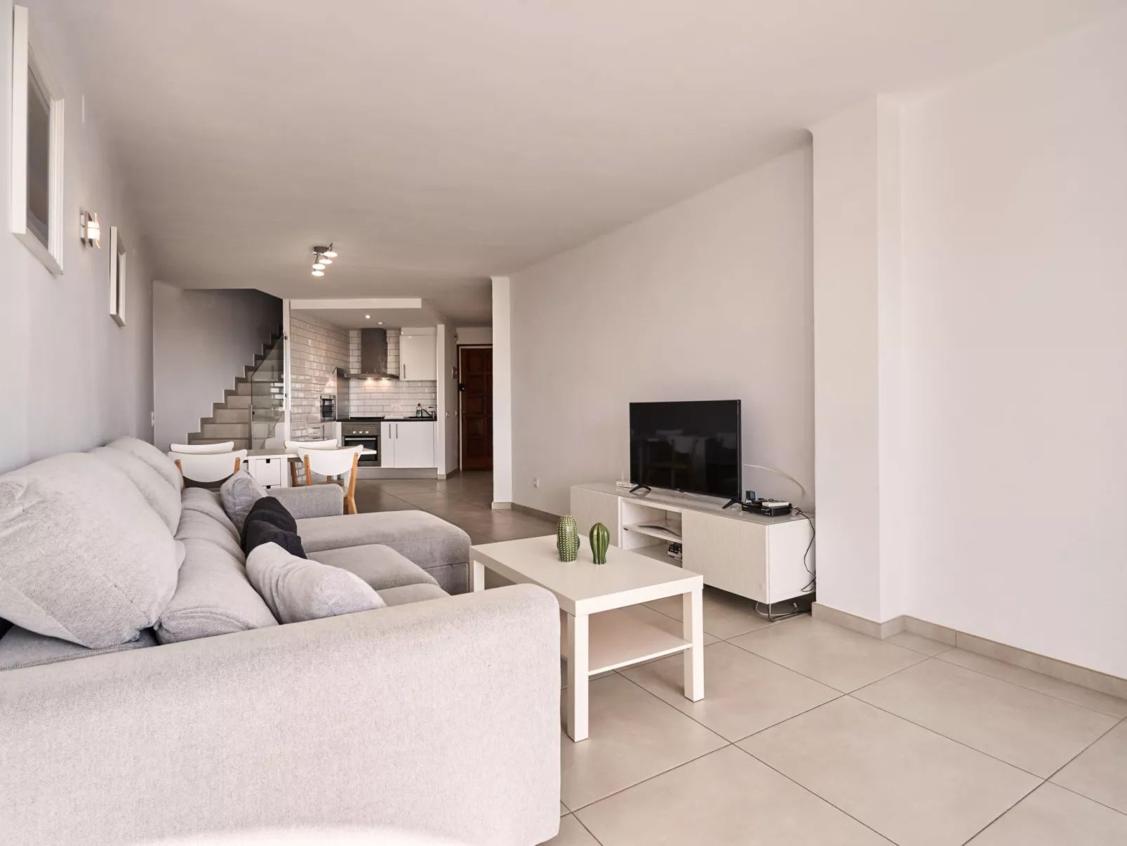 WELCS DUPLEX 026 EMP frente al canal y vistas - Drinnen