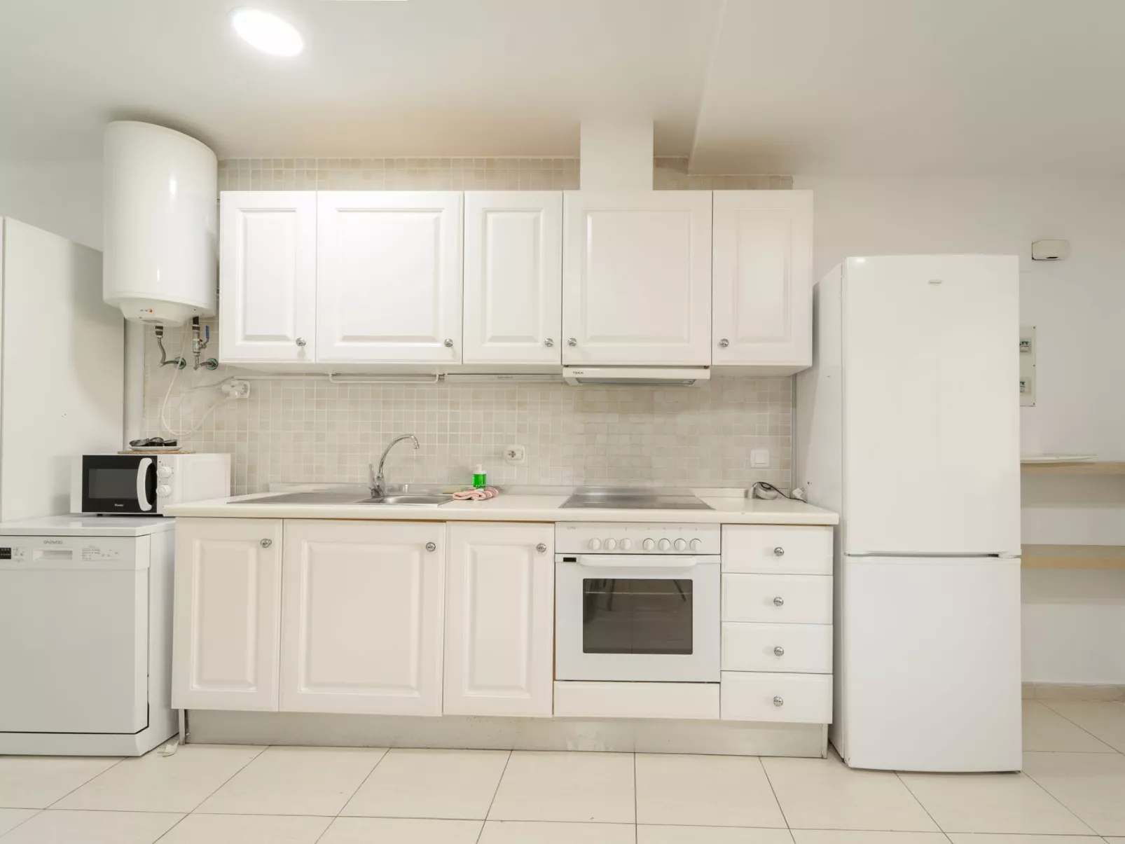 WELCS APARTAMENTO 133 EMP con piscina comunitaria - Inside