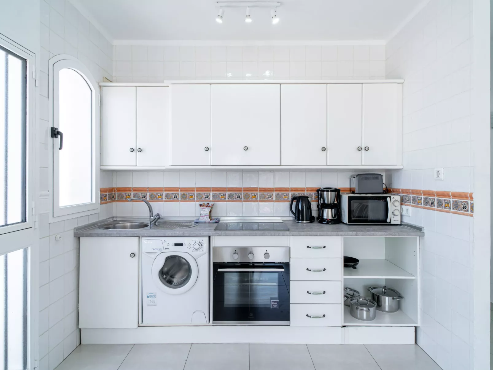 Hibiscos Seaview Terrace by Casasol - Inside