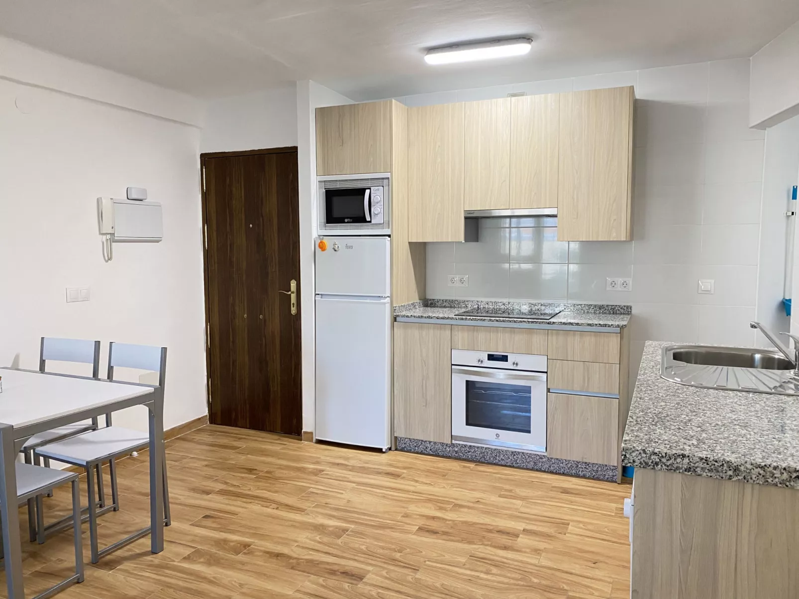 City Center 2B by Casasol - Dedans