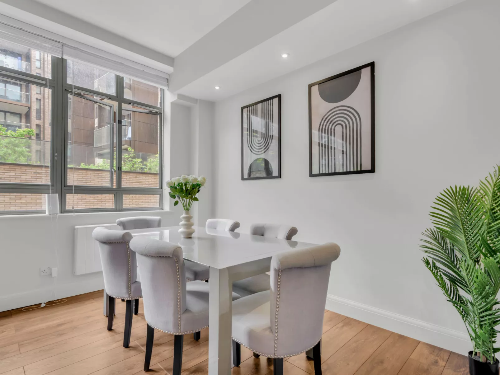 Lawerence apartment - Inside