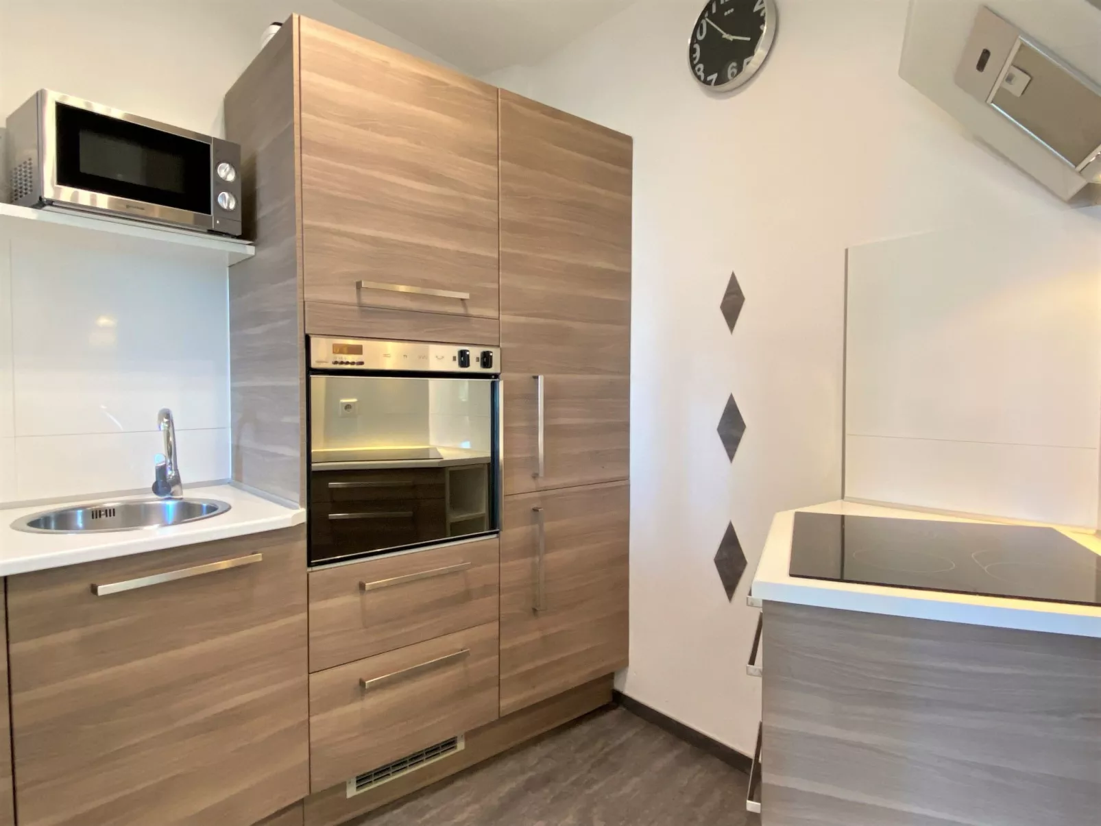 Stella Maris Beachfront 1A by Casasol - Dedans