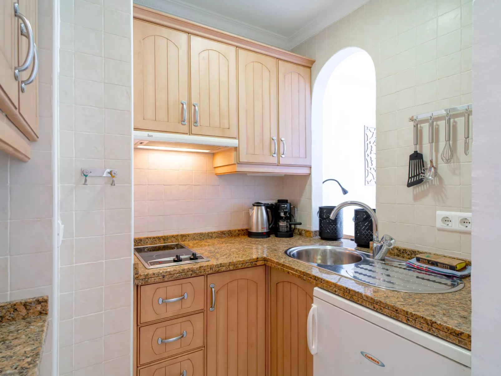 Urban Alhambra Studio by Casasol - Drinnen