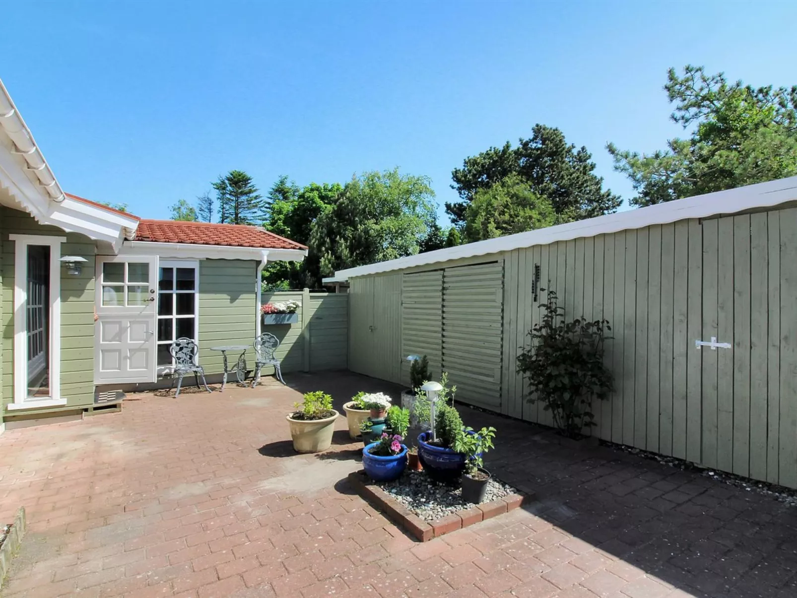 "Enrik" - 123m from the sea - Draußen