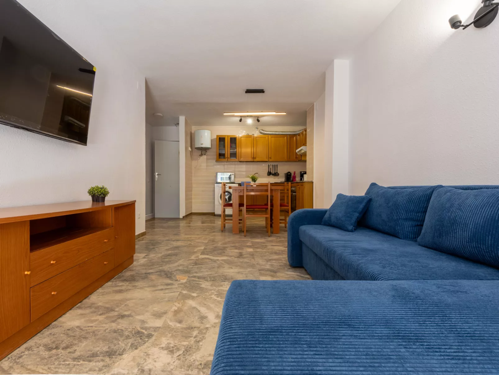 Cala Dorada - Inside