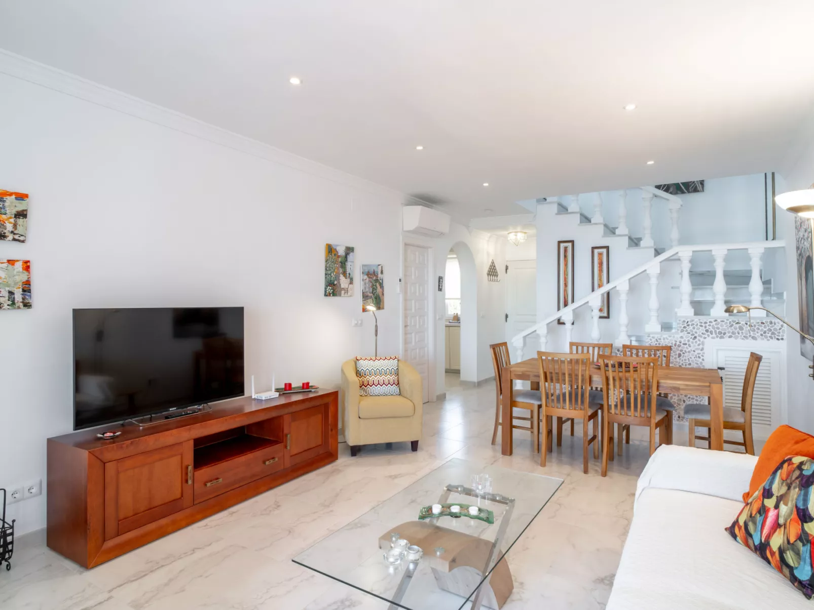 Los Aguacates Bellavista by Casasol - Inside