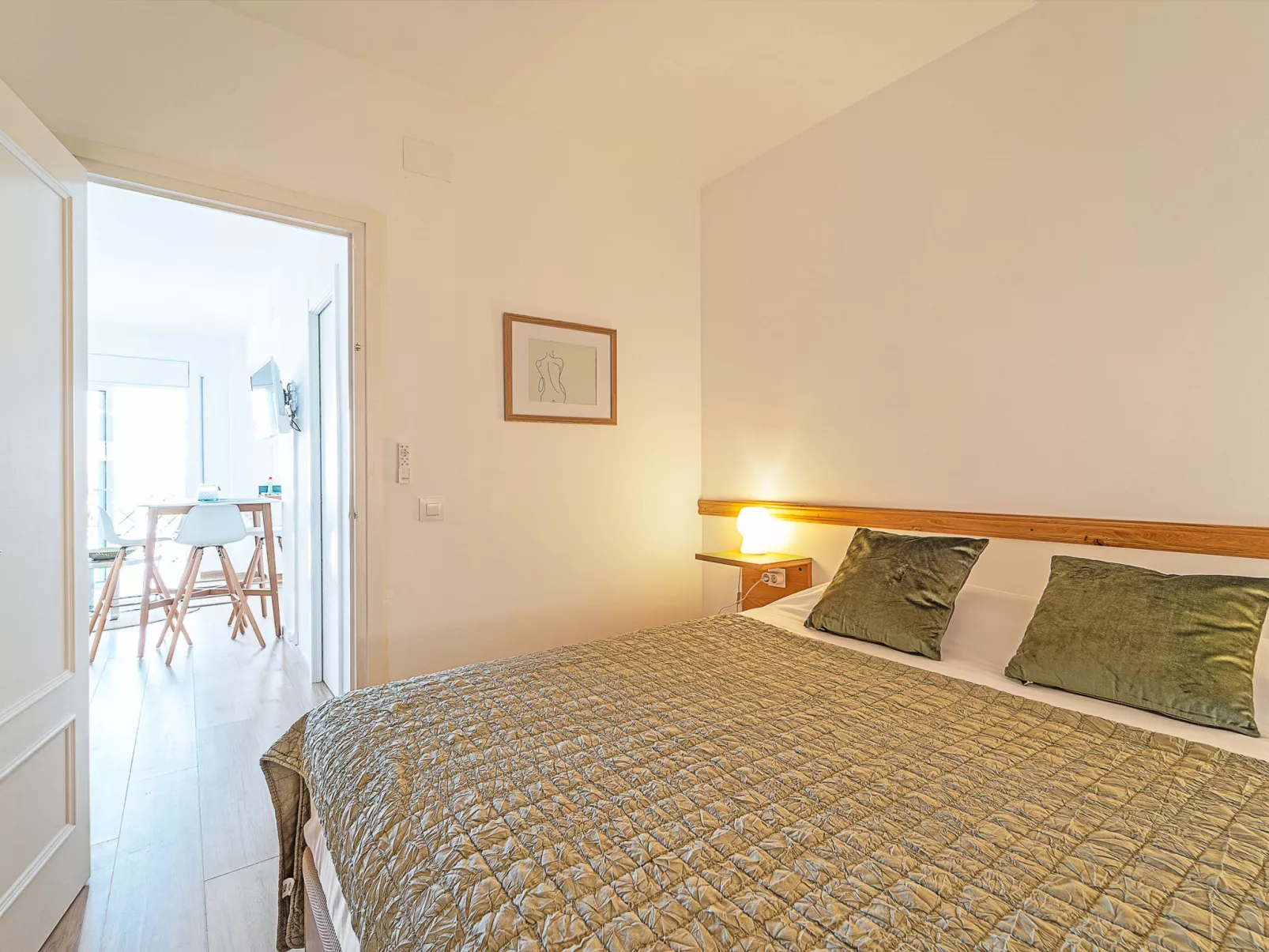 WELCS APARTAMENTO 143 EMP con vistas al canal - Inside